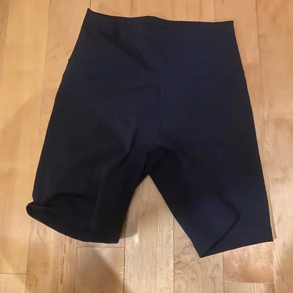 Aritzia Black Athletic Shorts - Picture 1 of 3